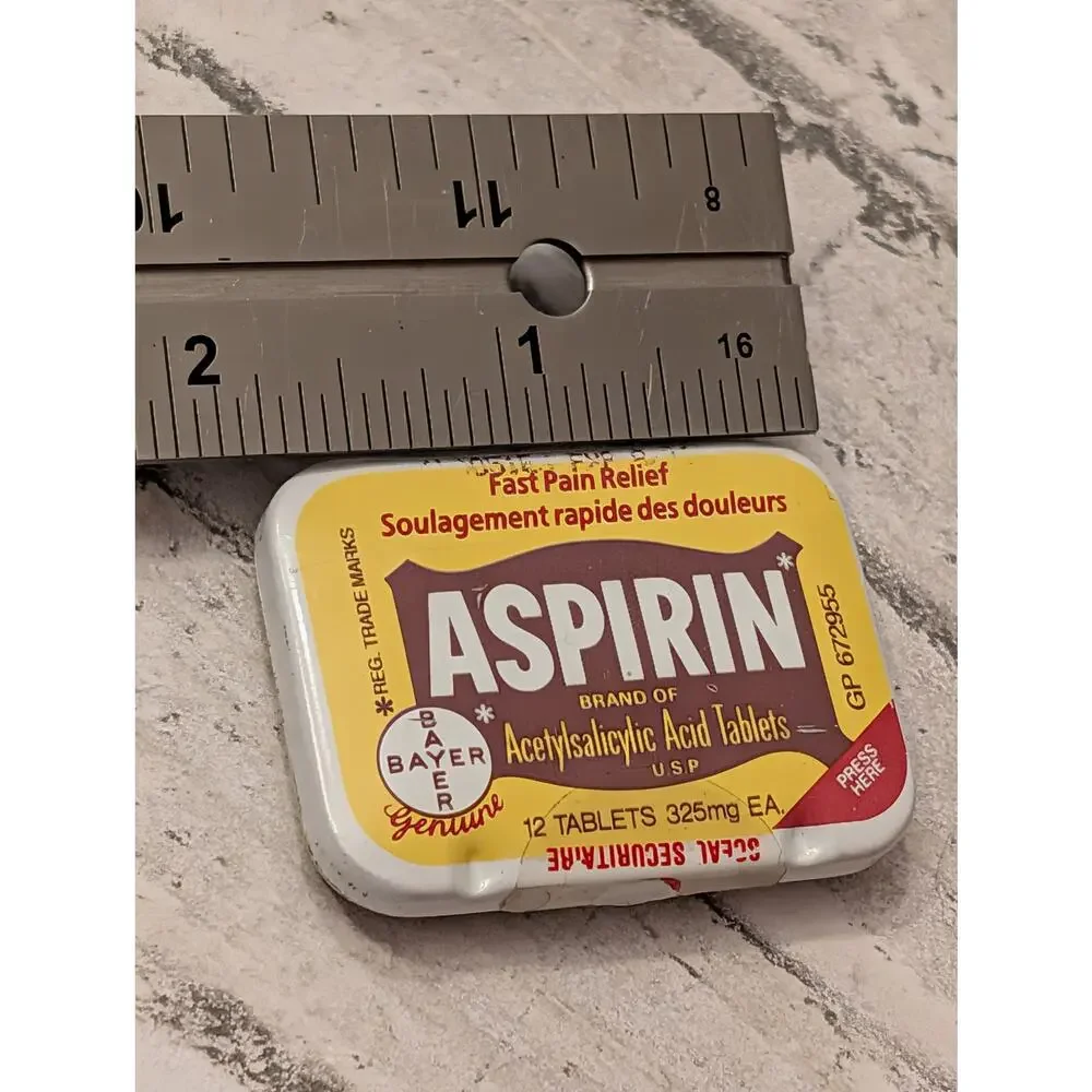 Vintage 1980 Bayer Aspirin 12 Tablet Metal Tin